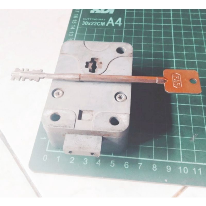 security container key lock - sefe lock A/E level RoHS / kunci serbaguna kunci panjang