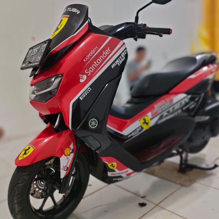 Decal Sticker New NMAX Fullbody Ferrari Merah Hitam Putih Variasi Keren