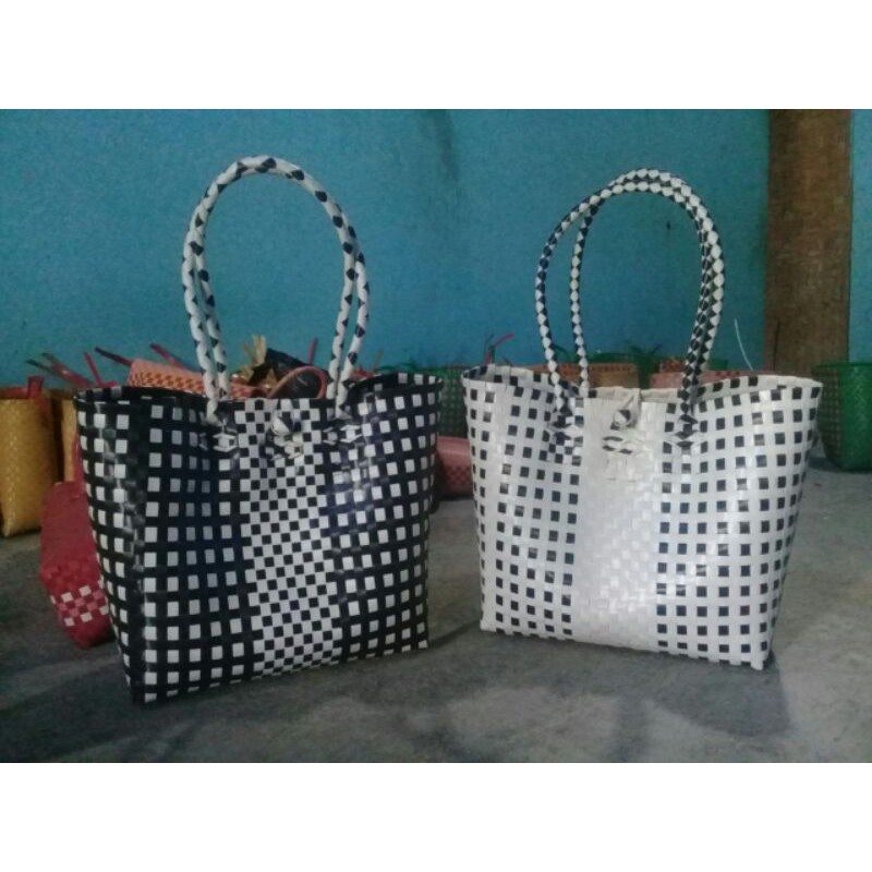 TAS ANYAMAN MONOKROM MURAH