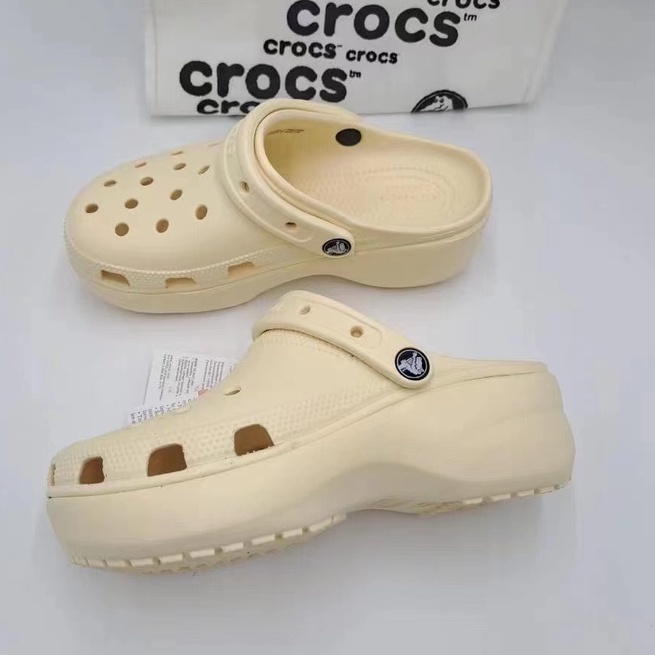 Crocs Classic Bae Clog   Sandal wanita Crocs classic Bae Clog   platform