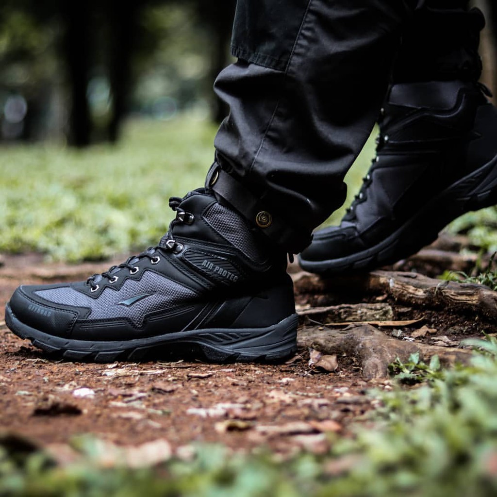 HIKING BOOTS - SEPATU WATERPROOF - SEPATU AIRPROTEC - SEPATU TREKKING - SEPATU PRIA WANITA - OUTDOOR
