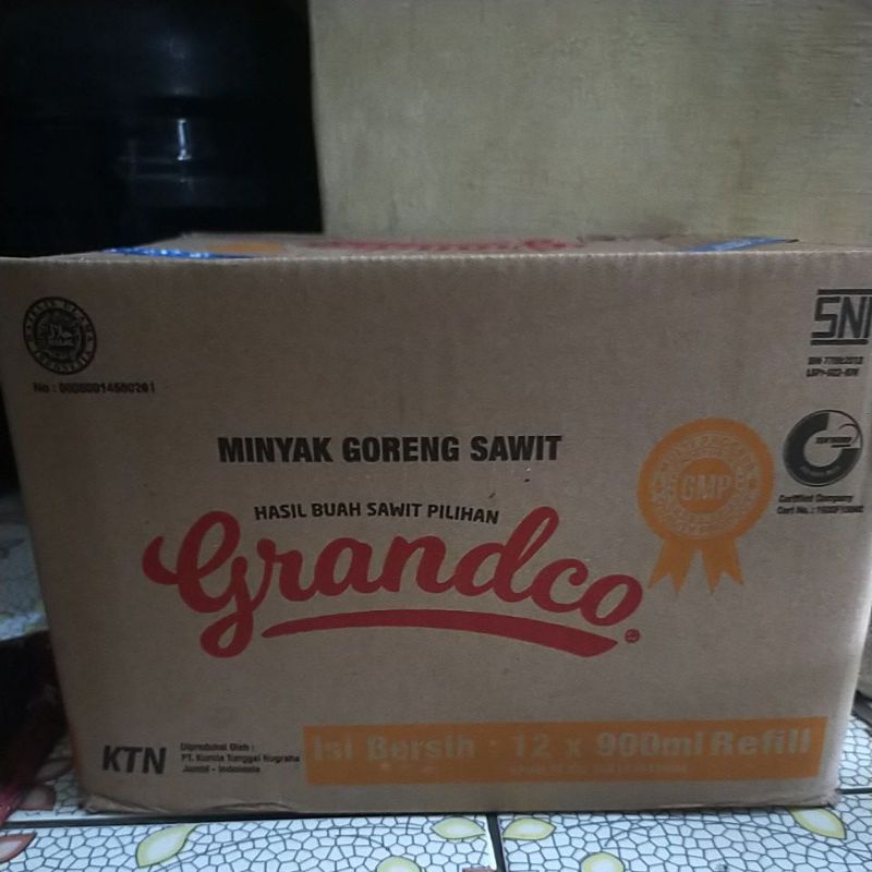 

Minyak Goreng 900ml isi 12pcs 1 dus