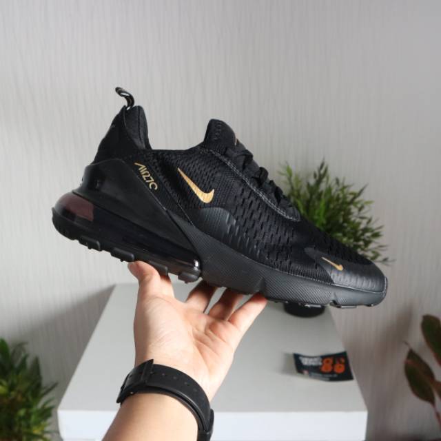 harga sepatu nike air max 270 premium