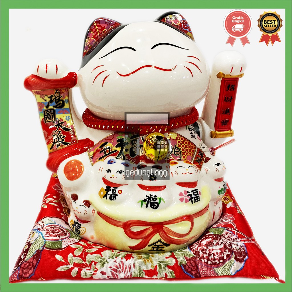 Patung Pajangan Boneka Dekorasi Dekor Hiasan Kalung Kucing Panggil Hoki Lucky Cat Maneki Neko Maneko Neki Keberuntungan Rejeki Rezeki Cina China Jepang Cahaya Listrik Batre Batrai Baterai Tangan Gerak Goyang Meja Cafe Toko Kasir Sedang Besar Jumbo Keramik