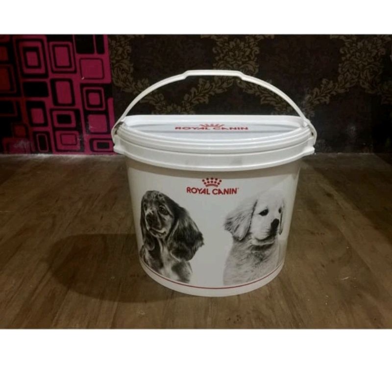 HalfMoon Container Royal Canin Tempat Makan Anjing Kucing Plastik Putih