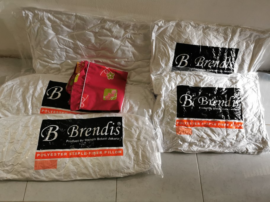 Brendis Bantal Cinta  Jumbo (plus Sarung Bantal) *hanya Menjual Produk Original.