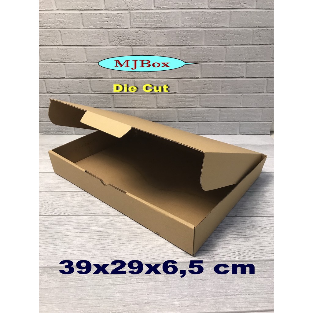 

Kardus 39 x 29 x 6,5 cm... Die Cut ( untuk pembelian di atas 10 pcs harga lebih murah )
