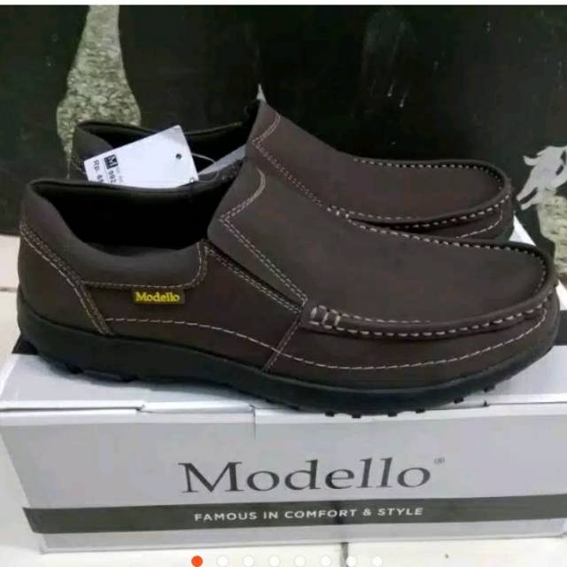 Sepatu modello