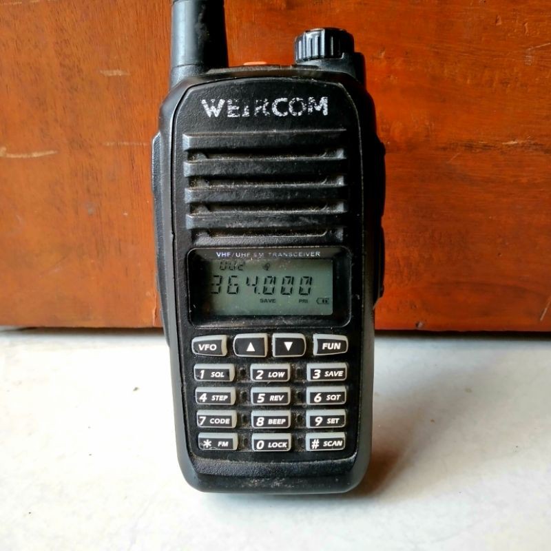 Weircom WR-35 HT Frekuensi 350-390 MHz Handy Walkie Talkie