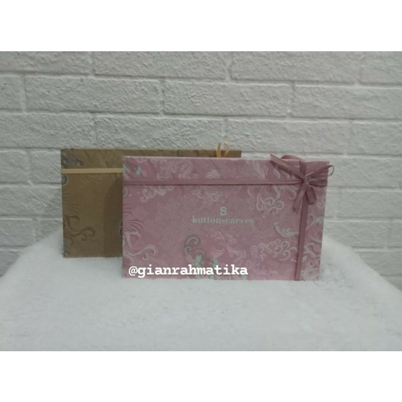 BUTTONSCARVES THE WAVE PRAYER ROBE - SWEETY