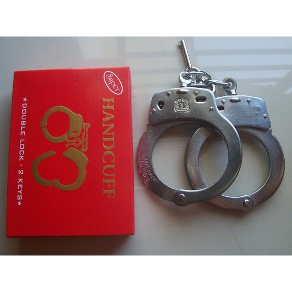 Borgol tangan / Handcuffs / alat keamanan / security tools / alat pertahanan diri / anti maling