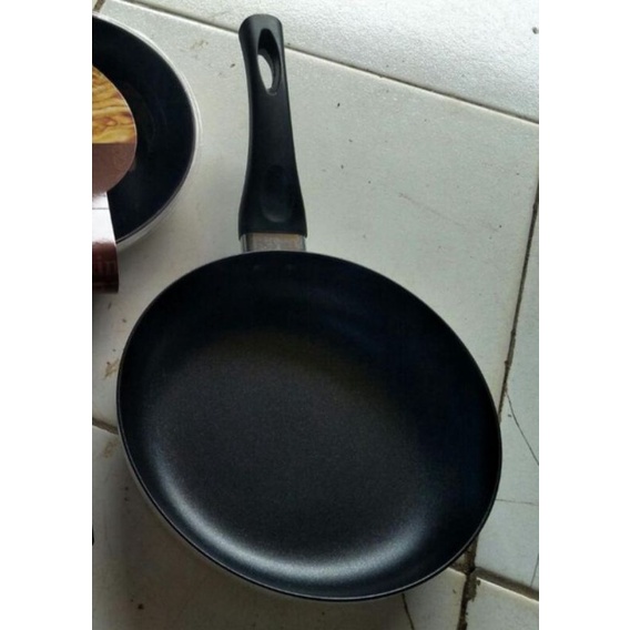 Panci , Wajan Penggorengan Teflon Stainless , Fryfan  Telur 28Cm