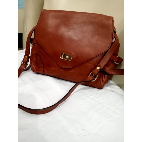 Cambio sling bag kulit asli banyak ruang