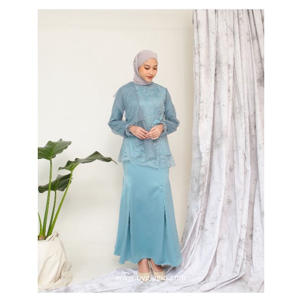 MAHARA KEBAYA SET BYGIAGIO gaun kondangan dress akad simple gaun wedding pernikahan baju muslim putih dres lamaran elegan pakaian wanita pesta elegan fashion korea dres lebaran cantik anggun mewah nyaman gaun vintage fashion gaun bahan lace velvet maxmara