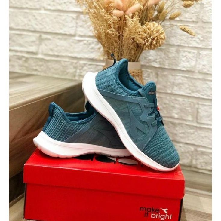 Diadora cortis original