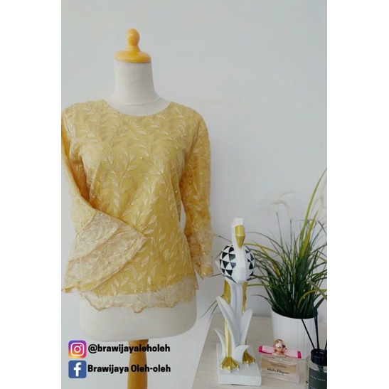 Blus Brokat Wanita