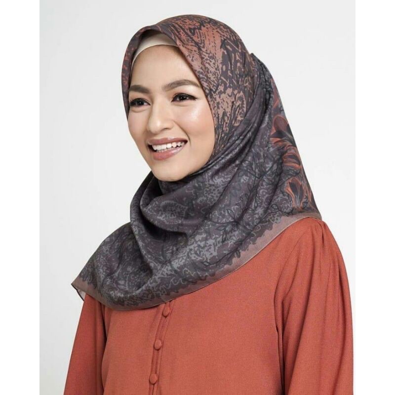 Lily Flower Brown Scraft