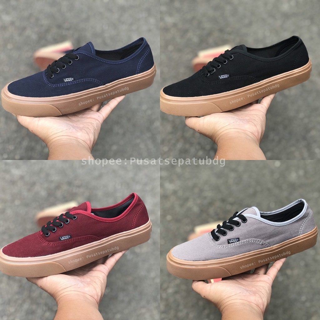 VANS AUTHENTIC BLACK GUM WAFFLE DT