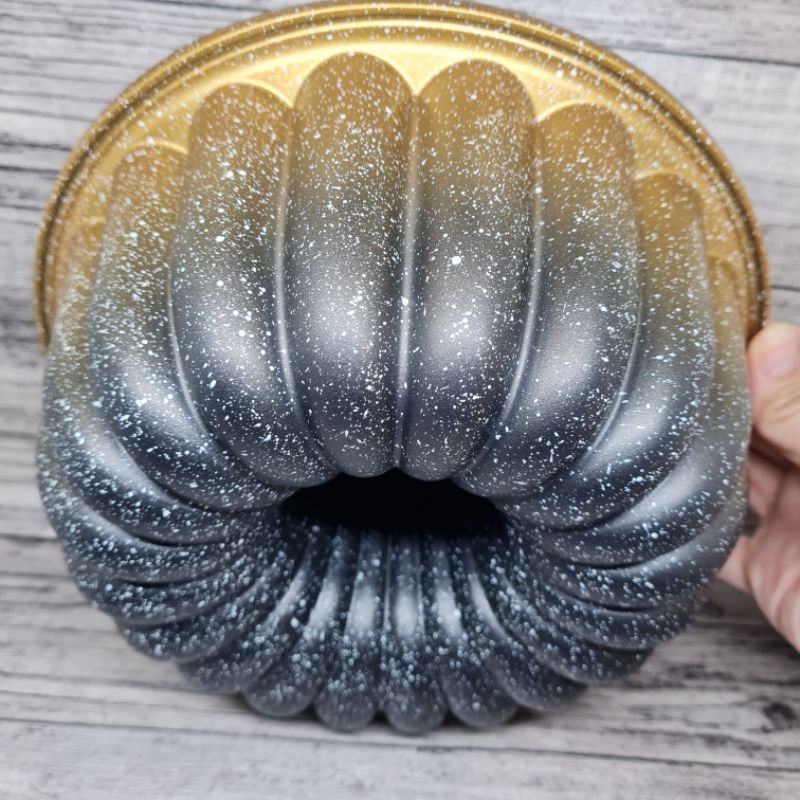 elegant party marble cake bundt pan / loyang kue marmer