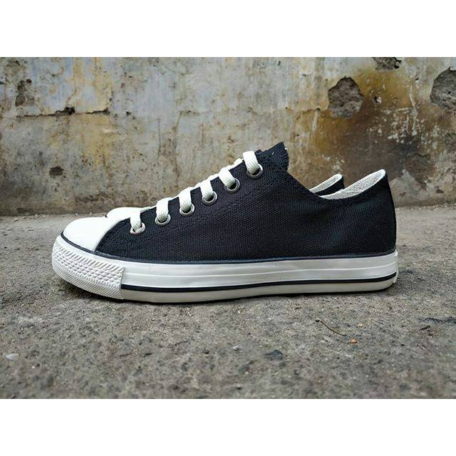 RUNNER 101 BLACK WHITE