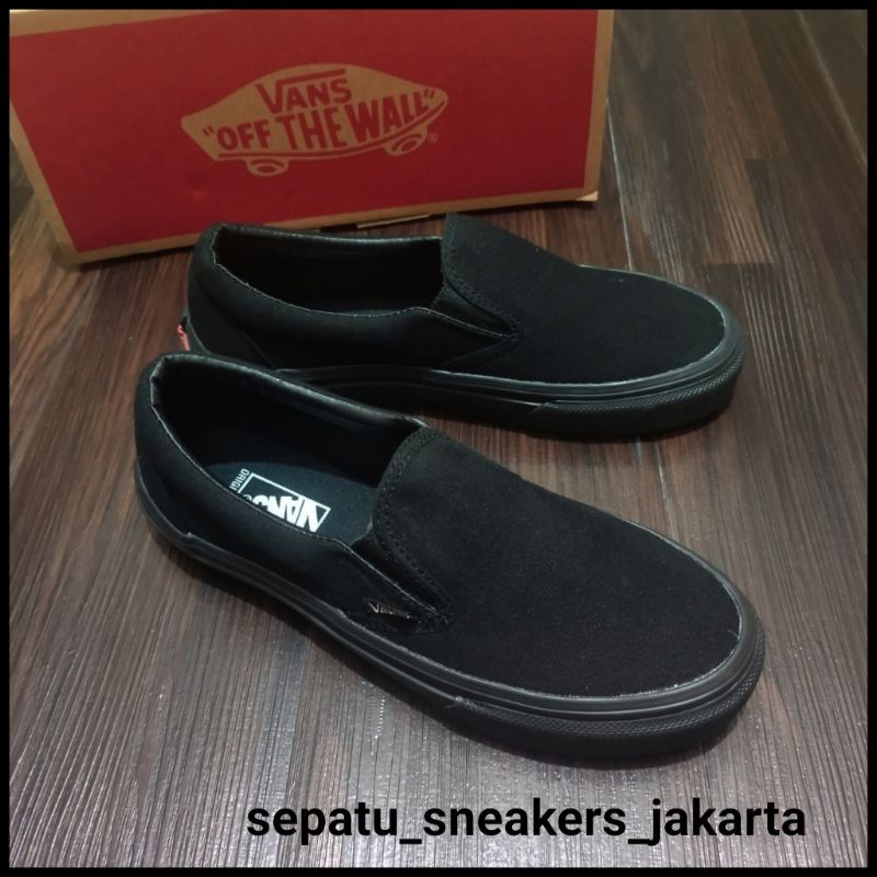 Sepatu V4NS Slip On Full Black