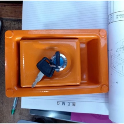 Hydraulic Lock Kunci kabin Mesin ZX200 ZX210 ZX210-5G 4652498 4409395
