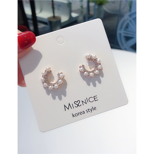 LRC Anting Tusuk Fashion  C-shaped Diamond Earrings D28053