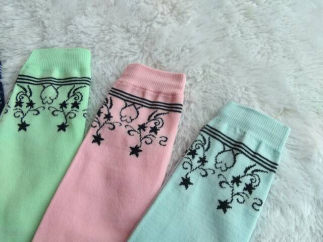 Kaos Kaki Jempol Wanita Muslimah Motif Mahendi (Nylon Spandex, Tapak Hitam, Size L, Panjang, Murah)