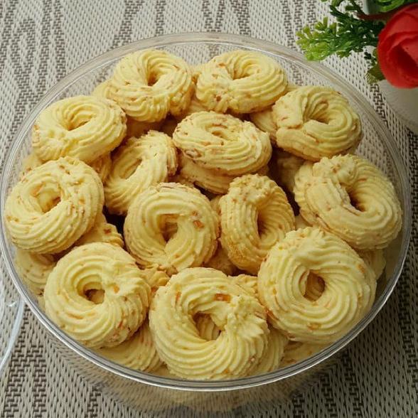 

Terbaru! TER !! !!! kue Sagu Keju susu / Kue Sagu Keju 250gram 1/4 Kg Per Toples Paket