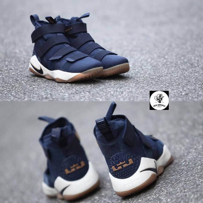 sepatu nike lebron soldier 11
