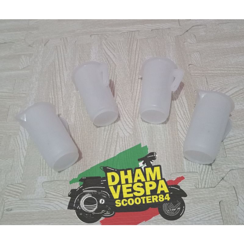 gelas takaran oli samping vespa