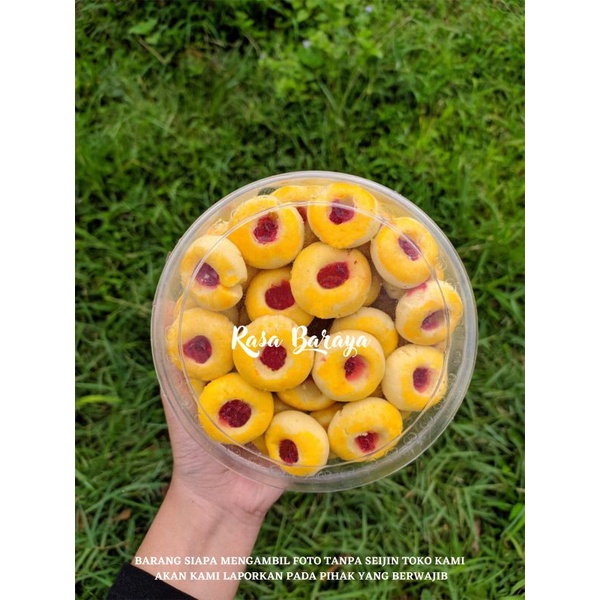 

Kue Kering Thumbprint Strawberry Lembut 500gr Khas Bandung Kue Lebaran Kue Kering Cemilan Keluarga