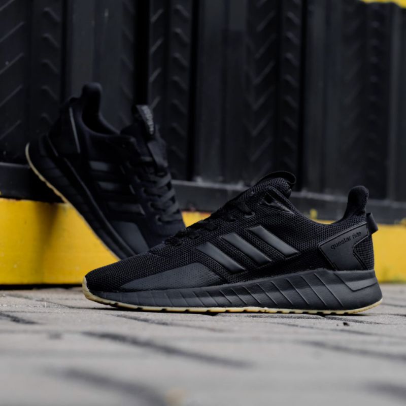 Adidas Questar Ride &quot;All Black Gum&quot;