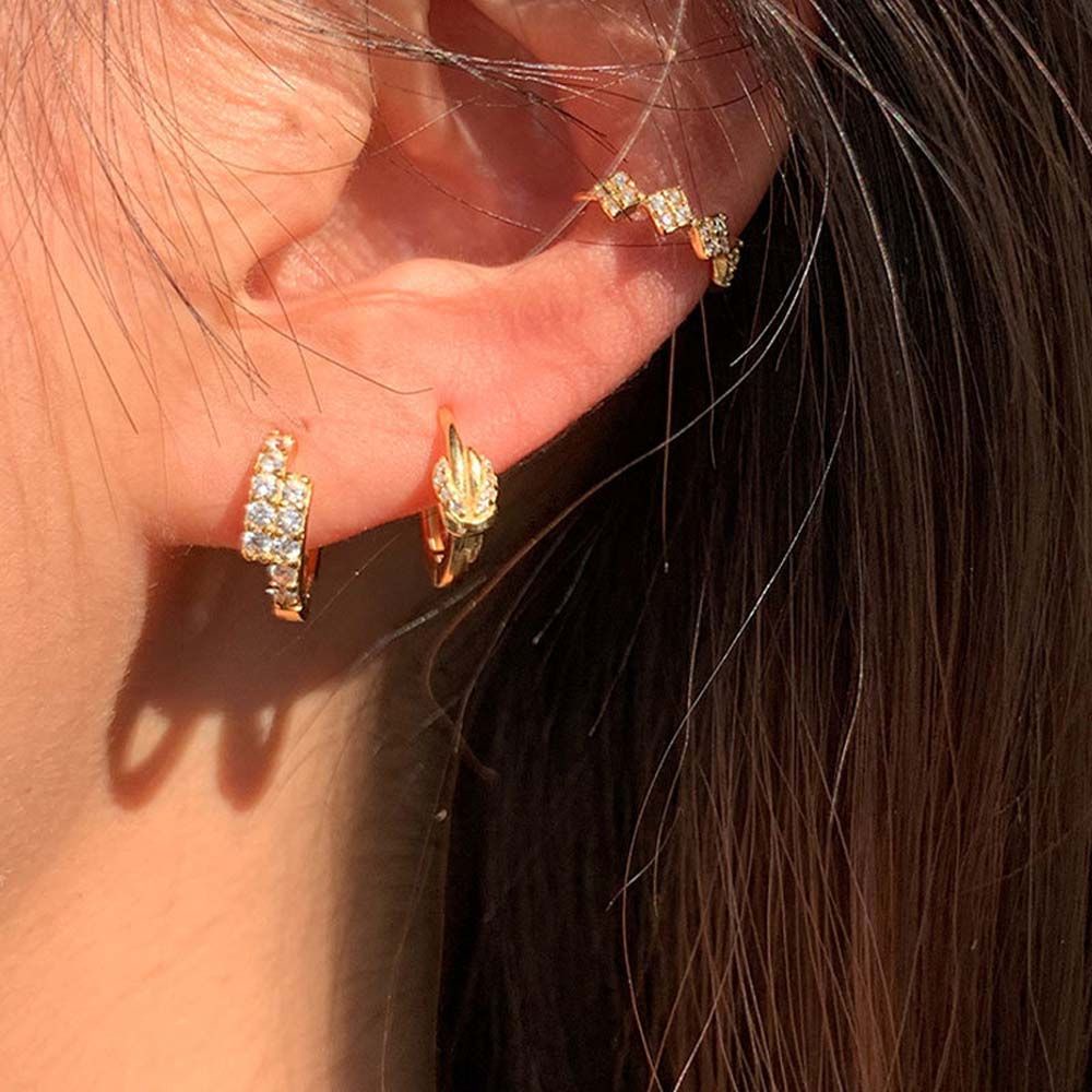 Anting Stud Berlian Imitasi Bentuk Bulat Minimalis Gaya Korea Untuk Wanita