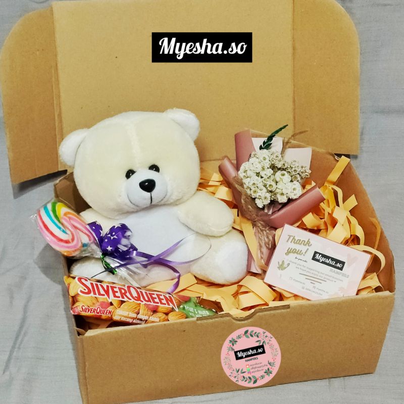 HAMPERS KADO BONEKA ULANG TAHUN WISUDA SIDANG SEMPRO HADIAH CEWEK COWOK MURAH ANNIVERSARY PACAR  // MYESHA.SO GRATIS ONGKIR  KADO BUNGA BUKET PACAR