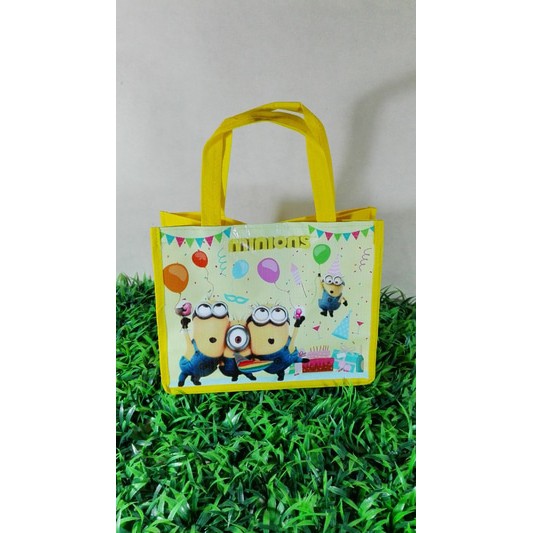 Tas Ultah Minion Goodie Bag Ulang Tahun Anak Minions Tas Souvenir Ulang Tahun Minion Terlaris TAS SOUVENIR MINION JAKARTA asemka kudus terlaris murah