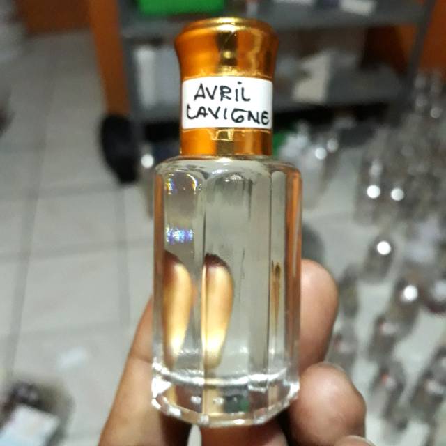 Avril Lavigne Forbidden Rose Kemasan Botol Roll On 12 ml