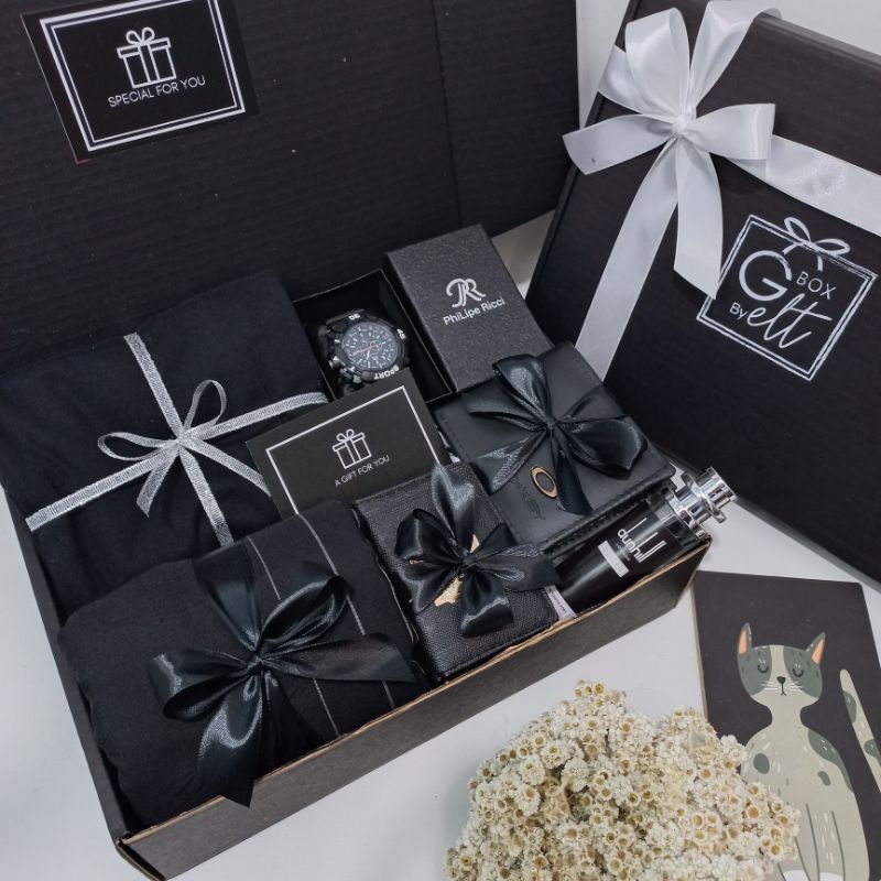 

HAMPERS COWOK PREMIUM GIFT BOX ULANG TAHUN WISUDA GRADUATION