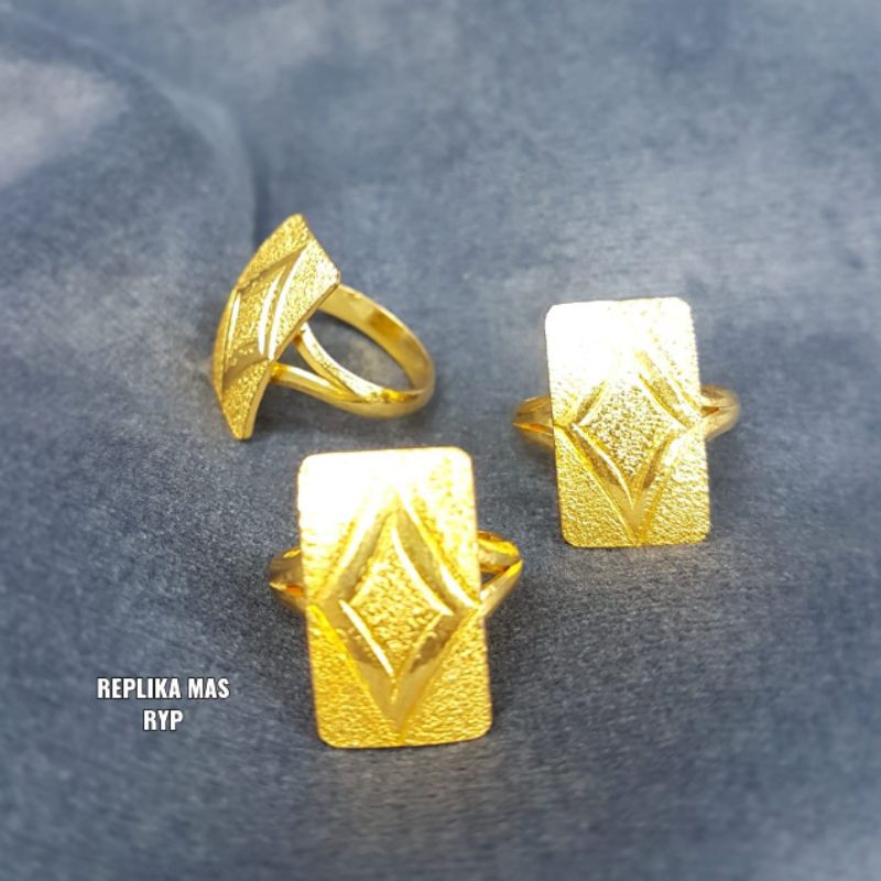 Cincin lapis emas 24k /replika, awet,persis seperti asli,tahan,cantik