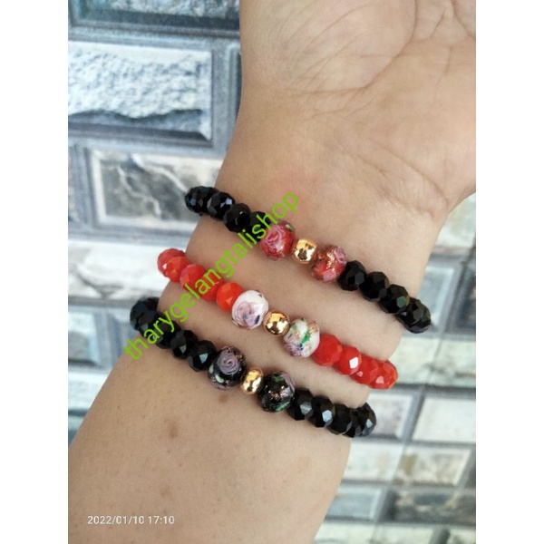 Gelang Tali Crystal Ceko Liontin emas 0.10 gram Kadar 10 karat