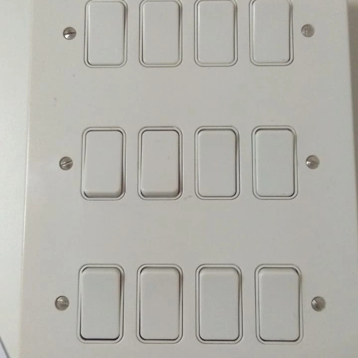 MK Gridswitch 12 gang K3639 Whi