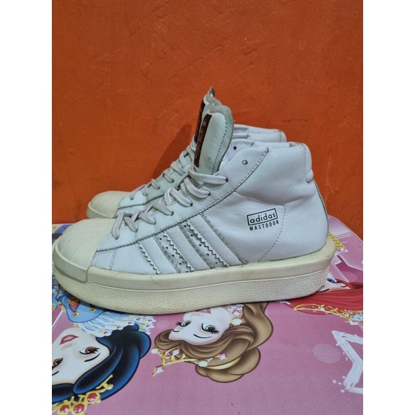 Sepatu Second Adidas Mastodon