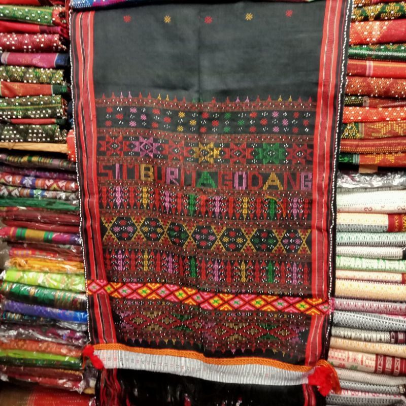 Ulos parompa sadum Sipirok