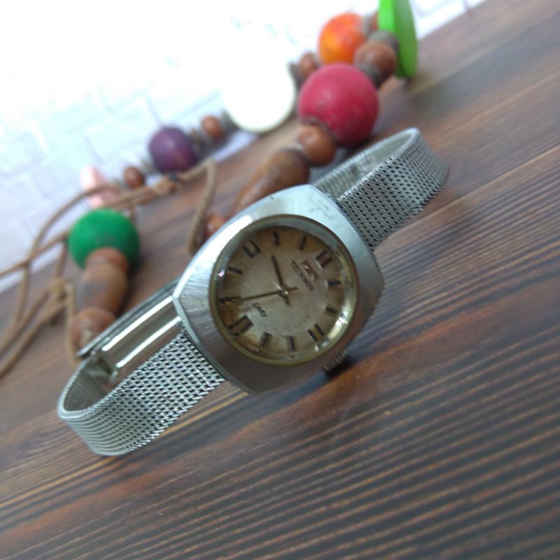 Jam tangan vintage Technos lady manual winding