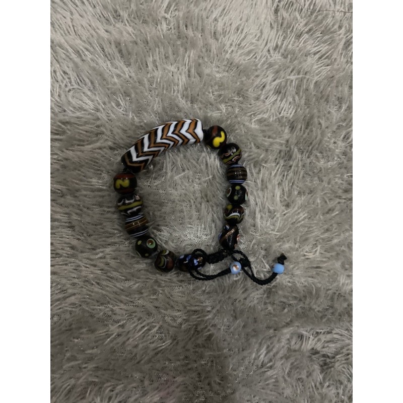 gelang batu dayak khas kalimantan