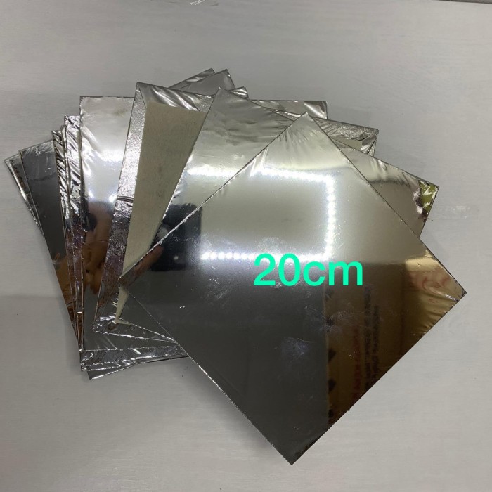 

Alas Kue Silver Kotak 20 cm Tatakan Cake Warna Perak Triplek 1 Pcs
