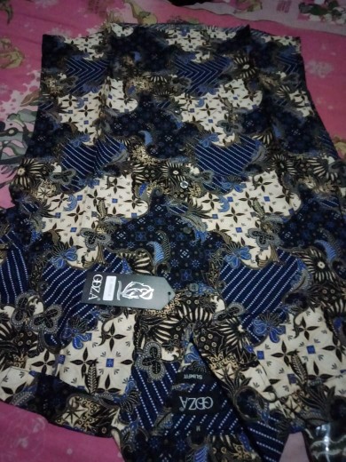 Odza Batik Slimfit Pria Lengan Panjang Modern Hem Saniva