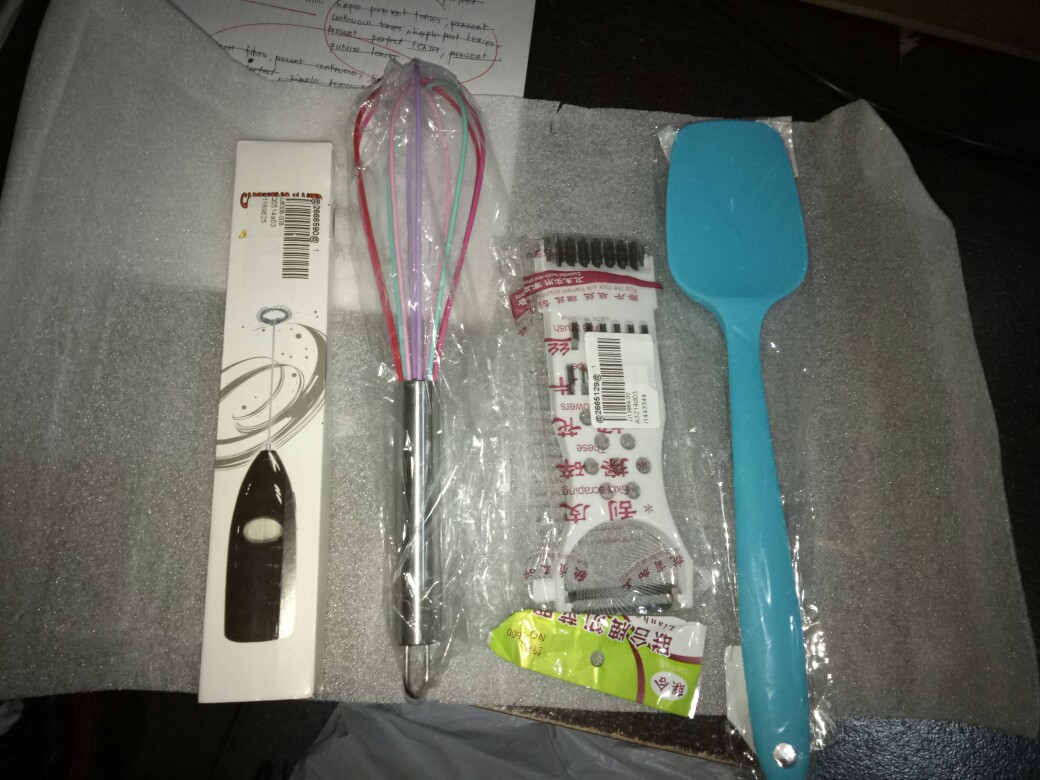 Alat Pengocok Telur Bahan Stainless Steel, Warna Dikirim Acak