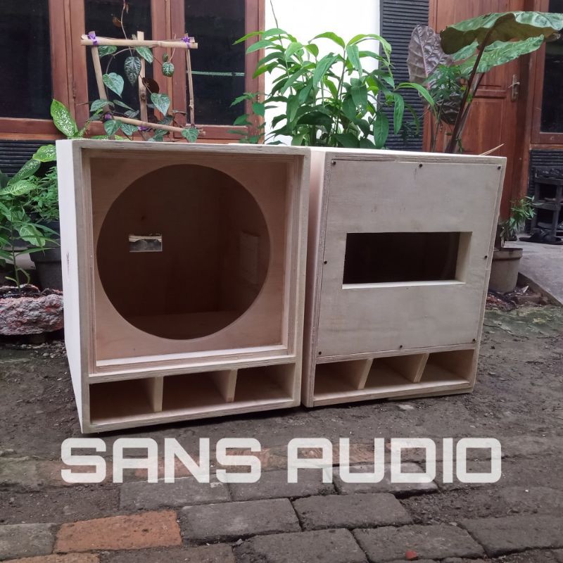 Box speaker rcf huper 18 inch