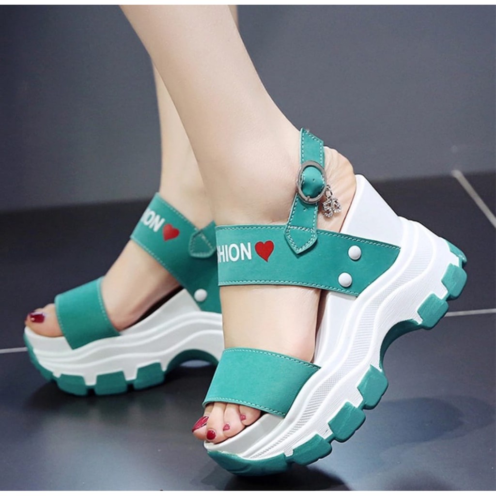 REIN SANDAL FLAT WANITA AP04